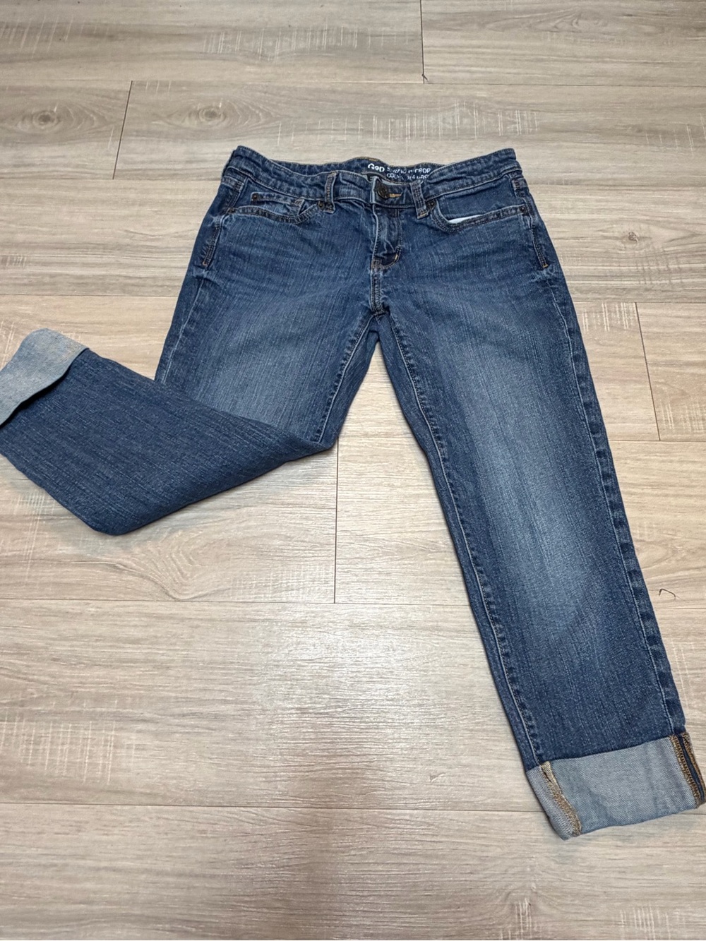 GAP Women's Medium Blue Boyfriend Jeans with Rolled Cuffs Capri